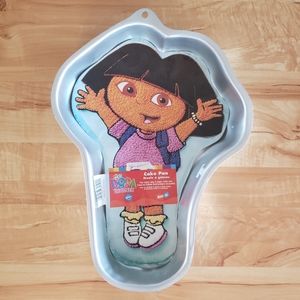 Wilson New Dora the Explorer Cake Pan